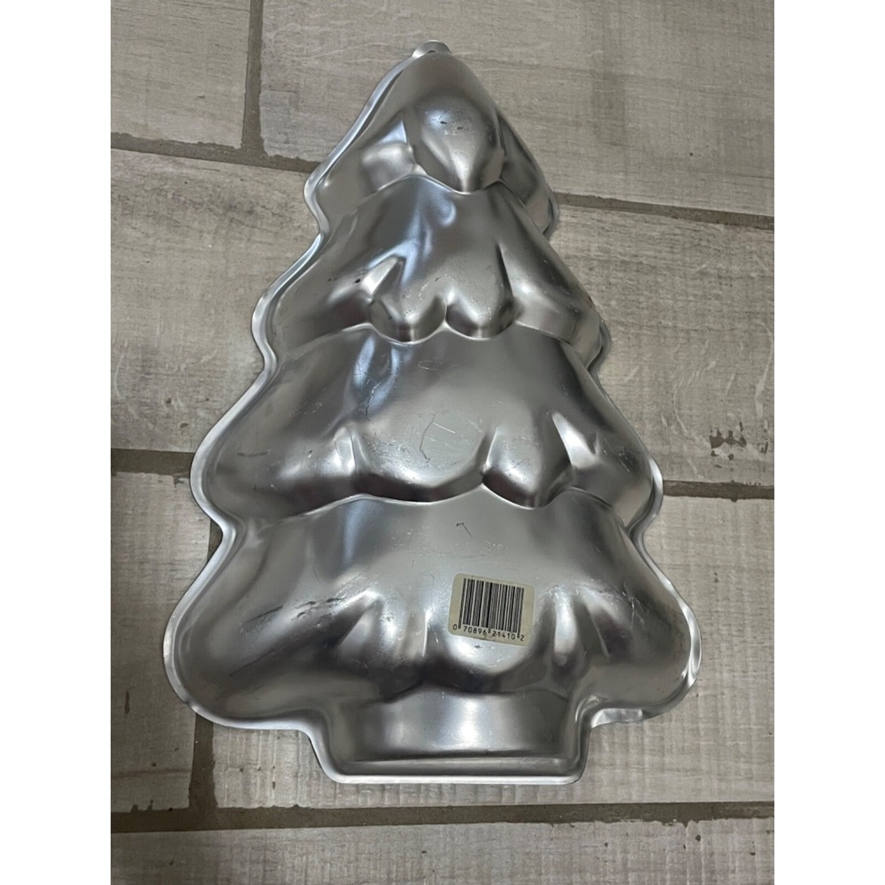 Christmas Tree‎ Cake Pan Wilton 2105-9410 circa 1986  EUC